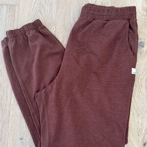 Vuori women’s Boyfriend joggers Size small